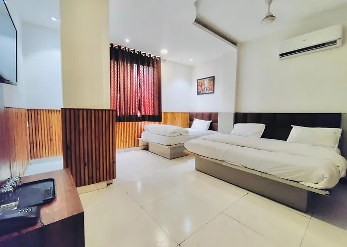 Hotel Shri Saai Deluxe Rooms