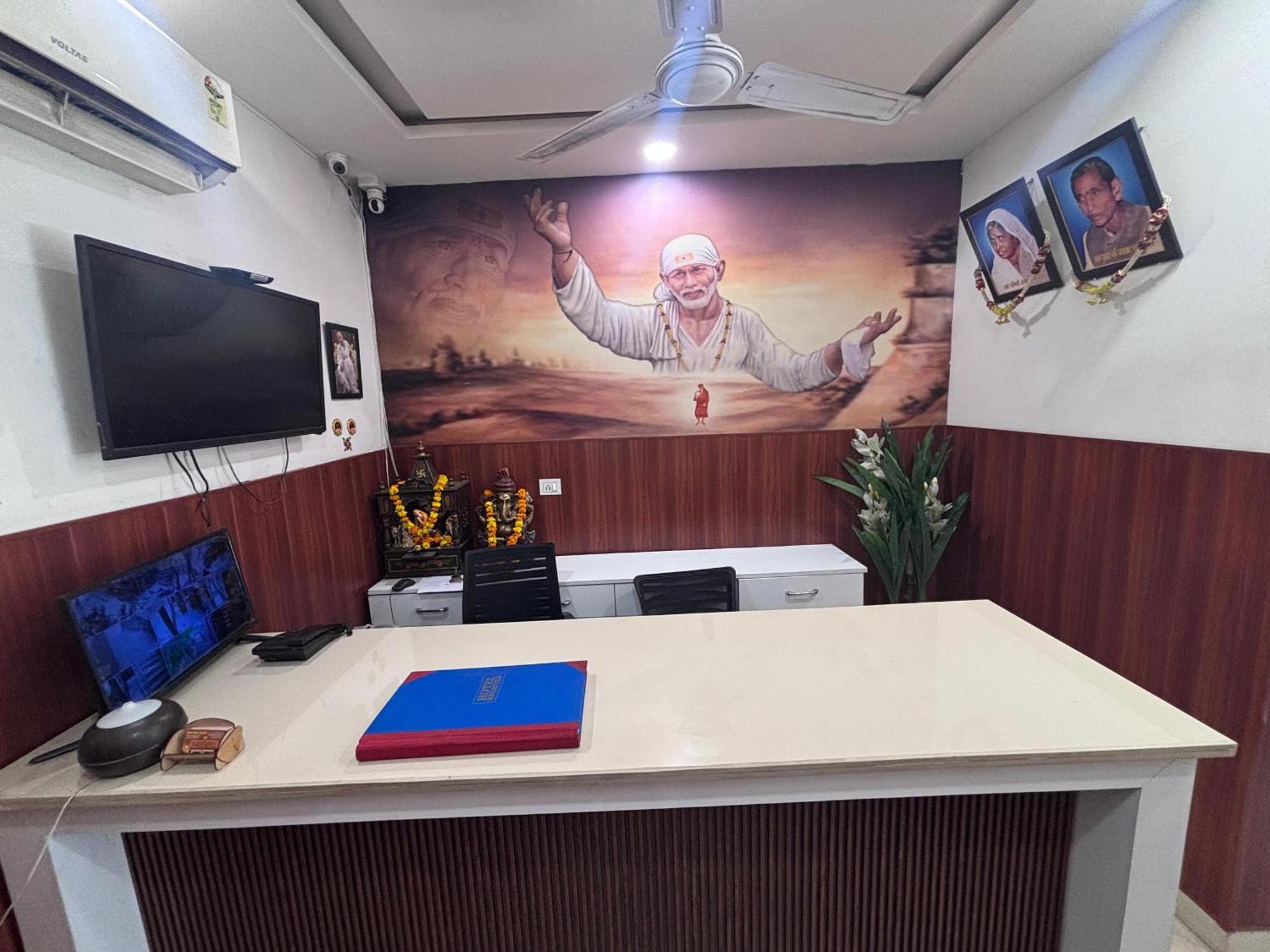 Shri Saai Deluxe New Delhi