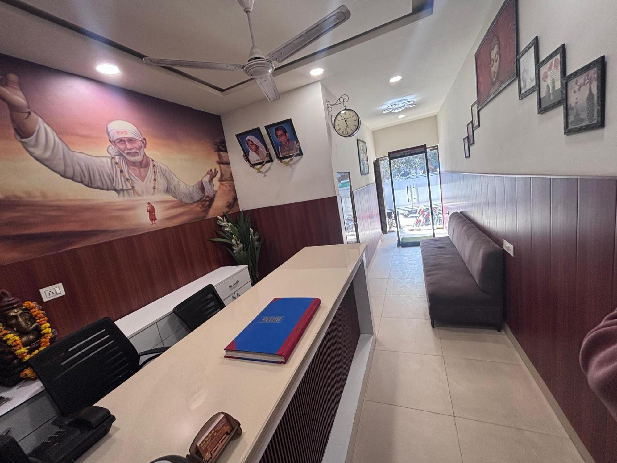 Shri Saai Deluxe *